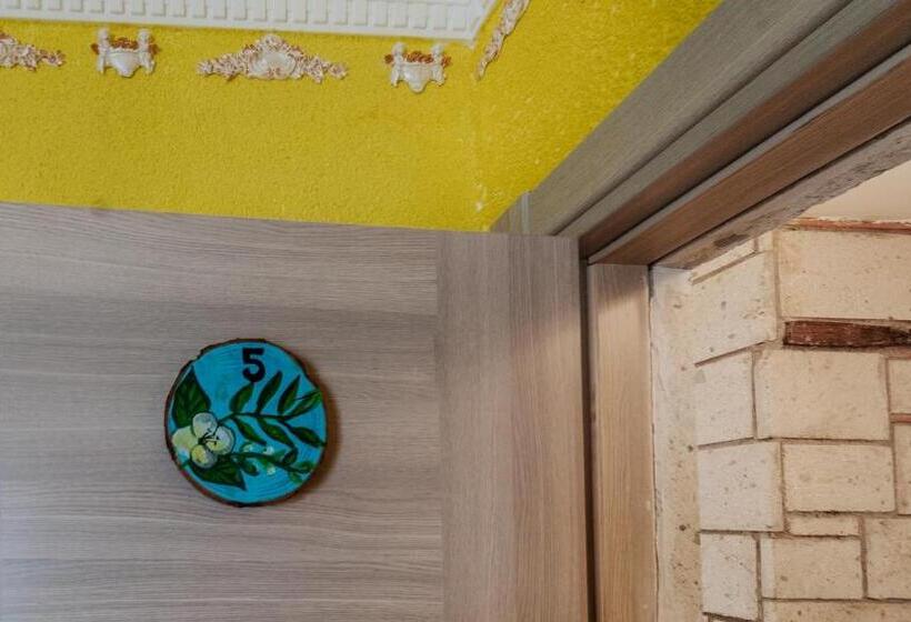 Quarto Estandar com Terraço, Lamur