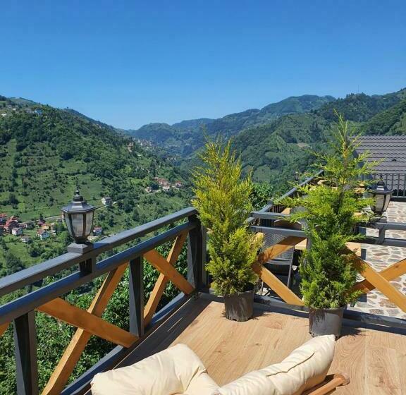 بانگلوی استاندارد, Varya Tatil Köyü