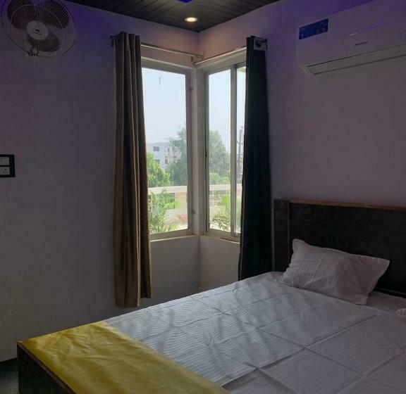Номер Deluxe с Балконом, Privyrooms