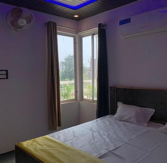 Номер Deluxe с Балконом, Privyrooms