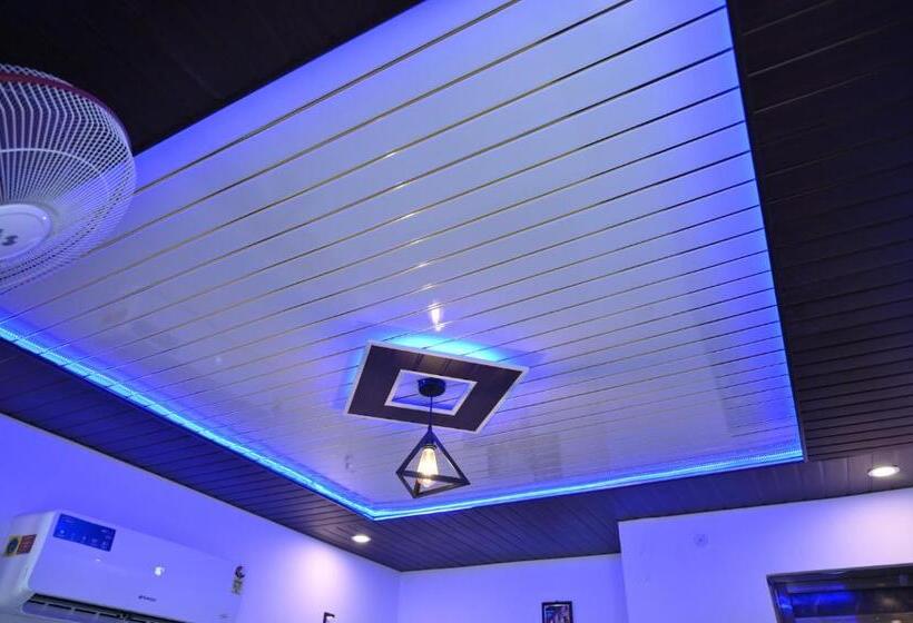 Номер Deluxe с Балконом, Privyrooms