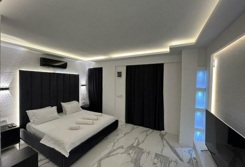اتاق لوکس با چشم‌انداز دریا, Costa Linn Premium
