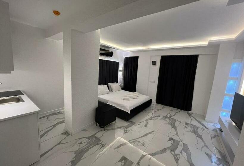 اتاق لوکس با چشم‌انداز دریا, Costa Linn Premium