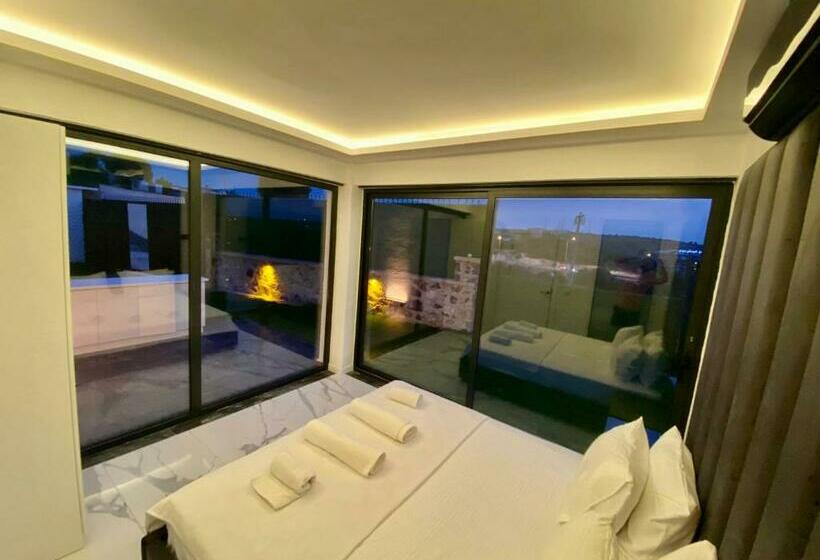 سوییت جونیور, Costa Linn Premium