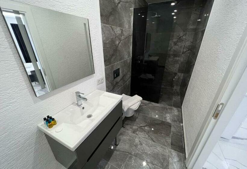 سوییت جونیور, Costa Linn Premium