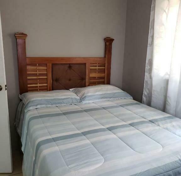 اتاق لوکس با بالکن, Lion’s View Bed & Breakfast