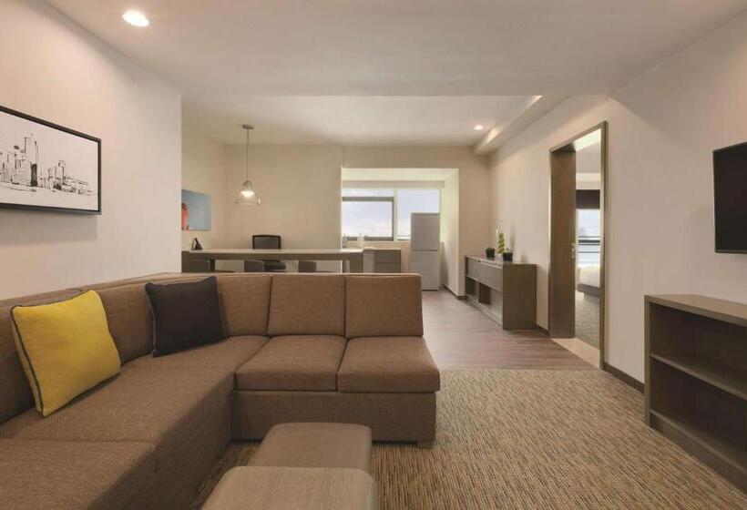 Люкс, Hyatt House Shenzhen Airport