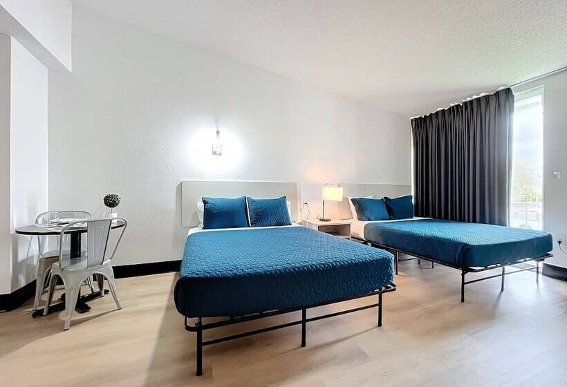 Люкс, Stayable Kissimmee East