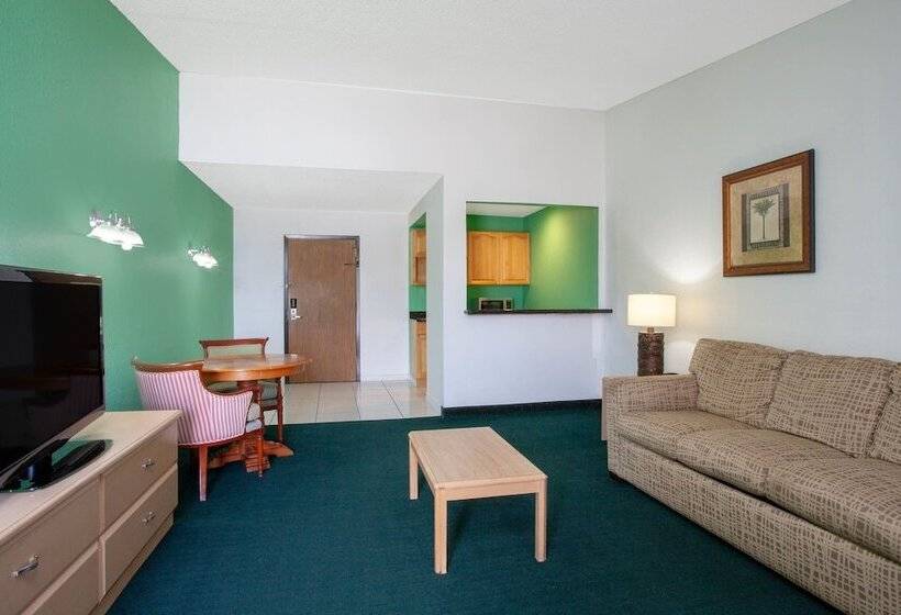 Люкс, Stayable Kissimmee East