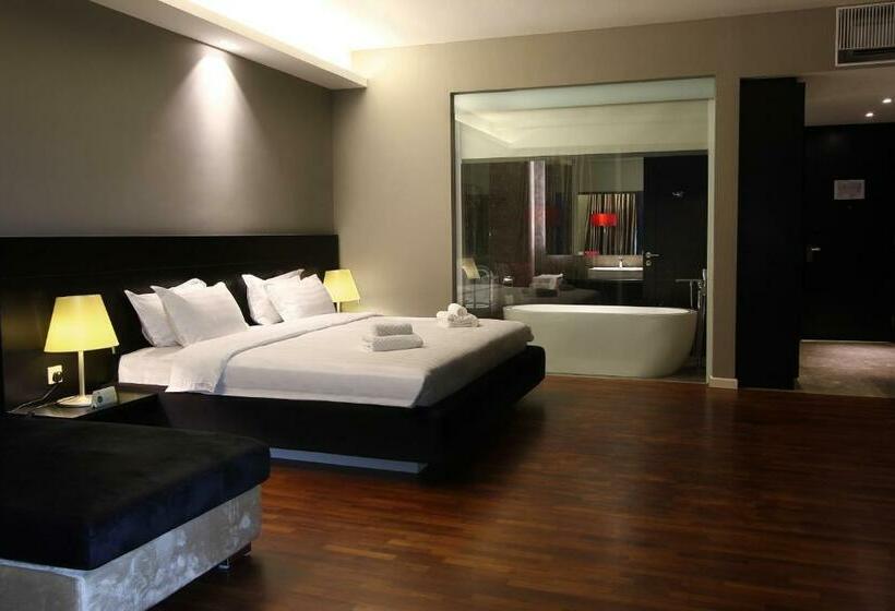 سوئیت پریمیوم, The Shore Hotel & Residences