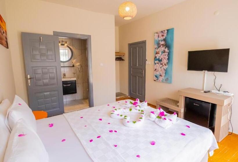 اتاق استاندارد با بالکن و چشم‌انداز دریا, Vera Hotel Kaş