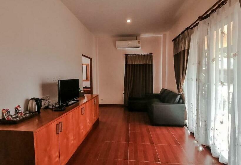 Люкс, Chaithalay Khanom Resort