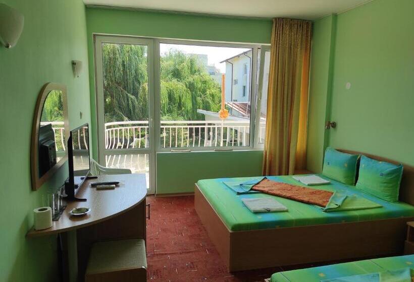 Номер Стандарт Трехместный, Sunny House Apartments