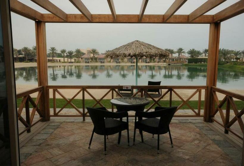 کابین, Albander Hotel & Resort