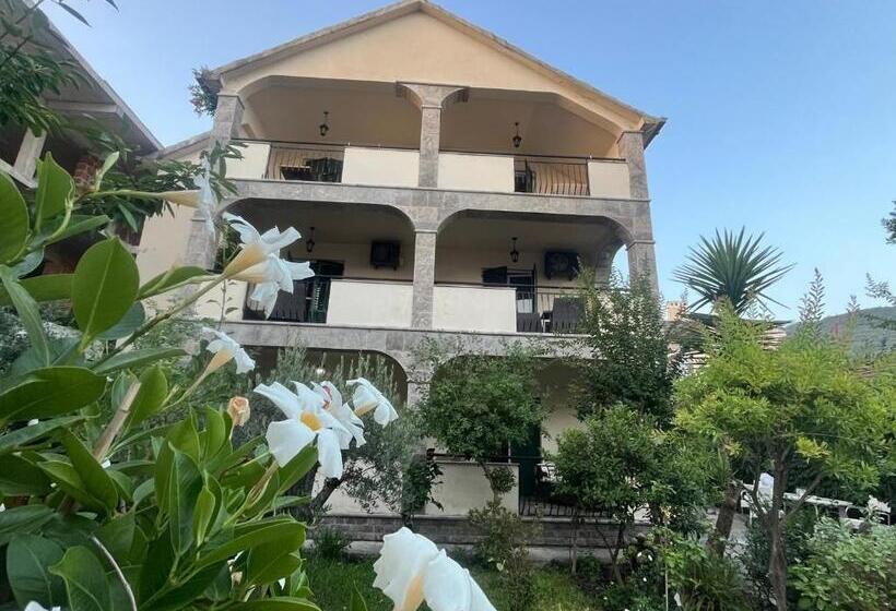 آپارتمان 1 خوابه با چشم‌انداز باغ, Casa Maruca