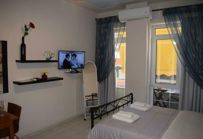 דירת חדר, Alena Apartments