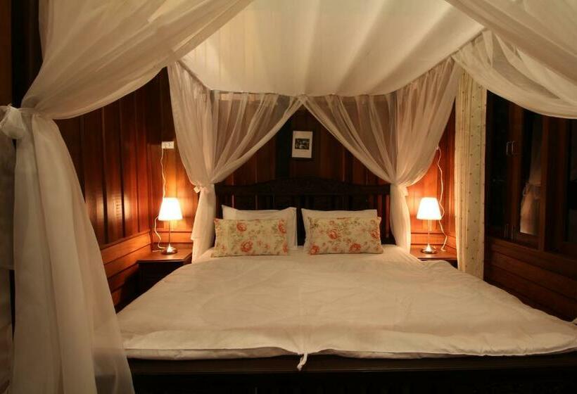 Suite with Terrace, Baan Luang Rajamaitri Historic Inn