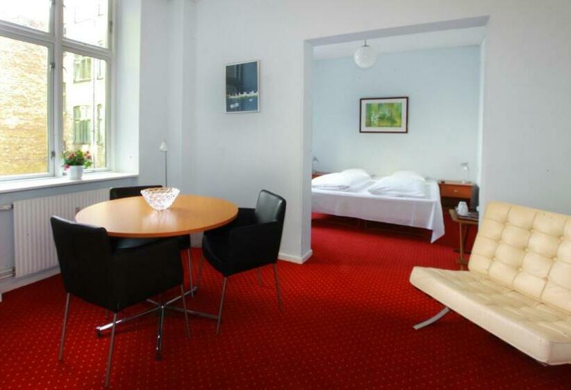 Quarto Superior, Nora Copenhagen