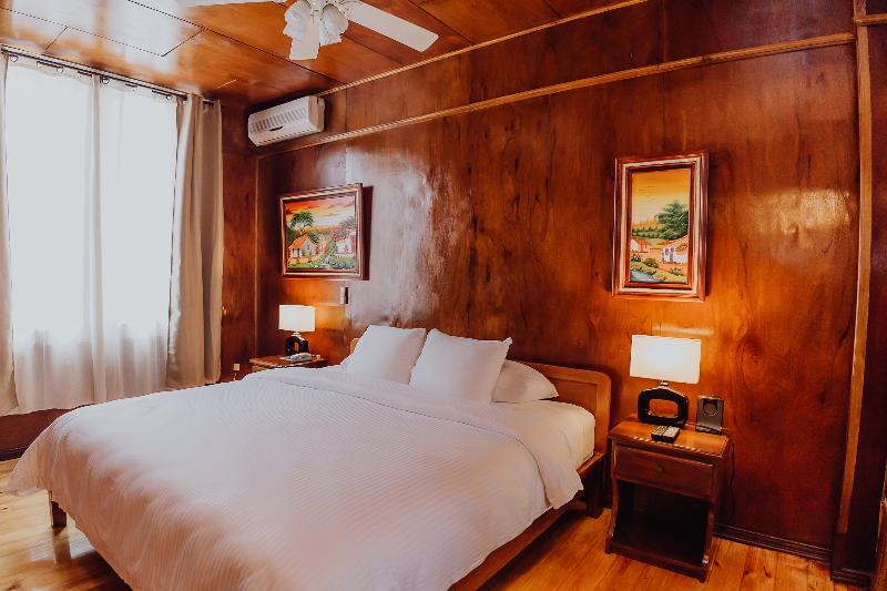디럭스 룸, The Last Hotel Nampo