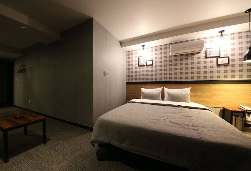스탠다드 룸, The Last Hotel Nampo