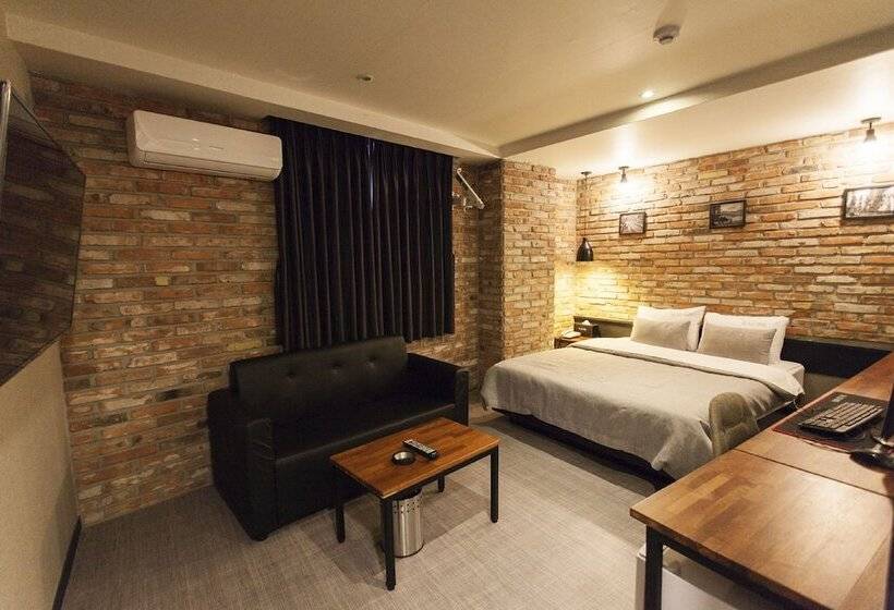 프리미엄 룸, The Last Hotel Nampo