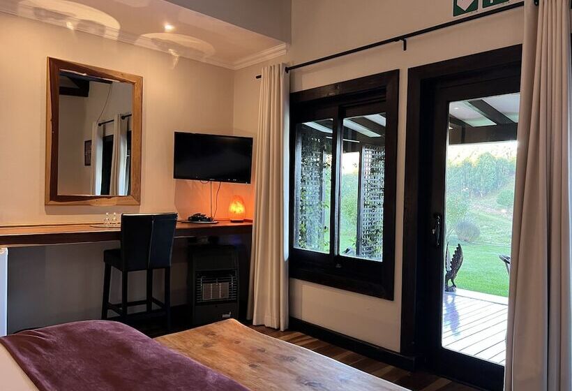Номер Deluxe, Malachite Manor