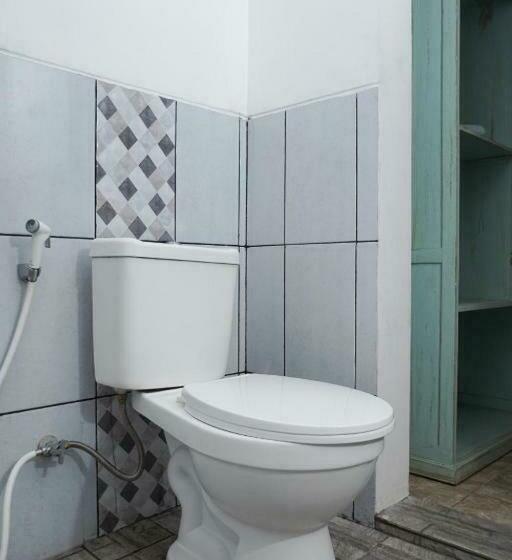 Люкс Повышенной Комфортности, Reddoorz At Griya Cemara Homestay Yogyakarta