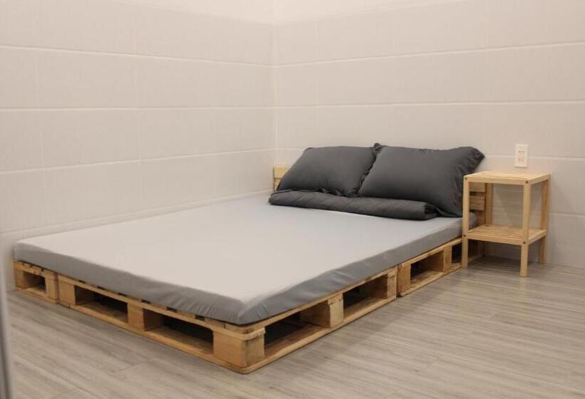 اتاق استاندارد, B Home
