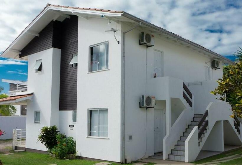 اتاق استاندارد سه نفره, Gentil