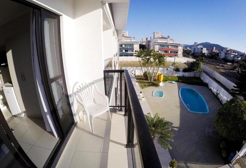 اتاق لوکس, Gentil