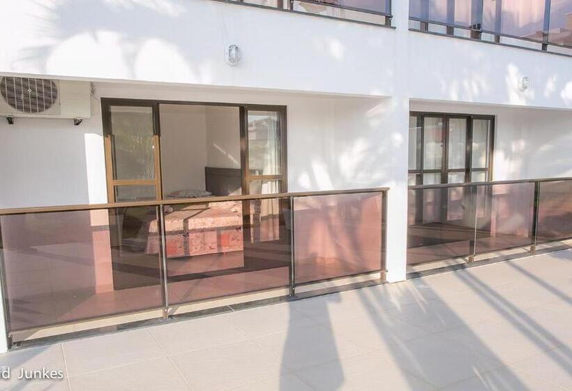 اتاق لوکس سه تخته, Gentil