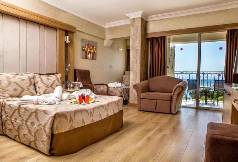 Семейный Номер Вид на Море, Laur Hotels Experience & Elegance