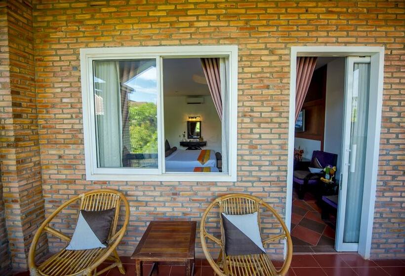 اتاق لوکس با بالکن, My Unique Villa Siemreap