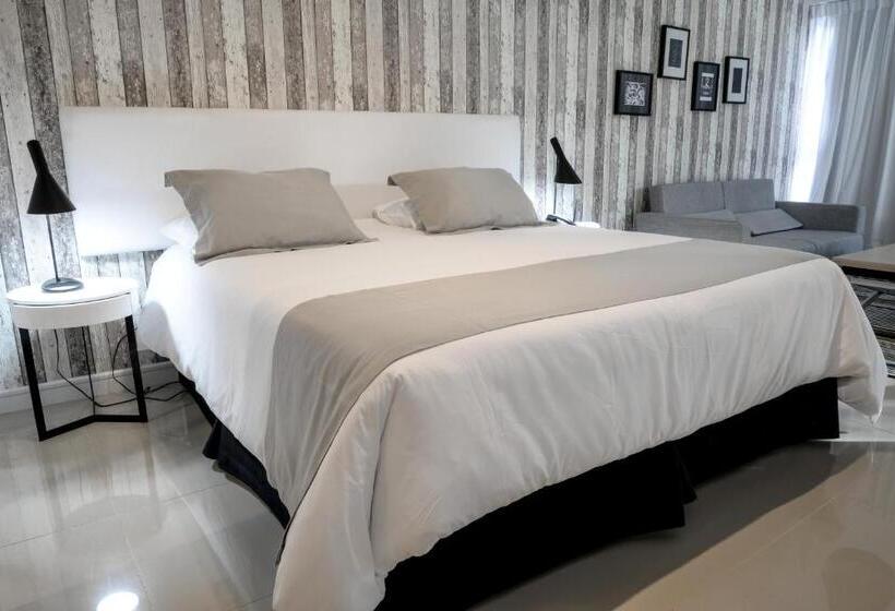 Estudio Economy, Solanas Green Park & Crystal Beach