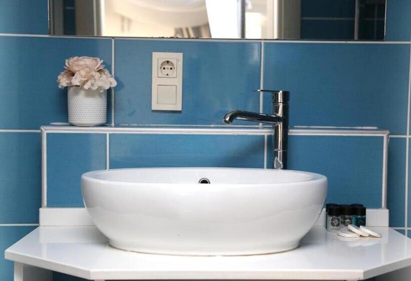 1 Bedroom Duplex Apartment, Ditto Flats
