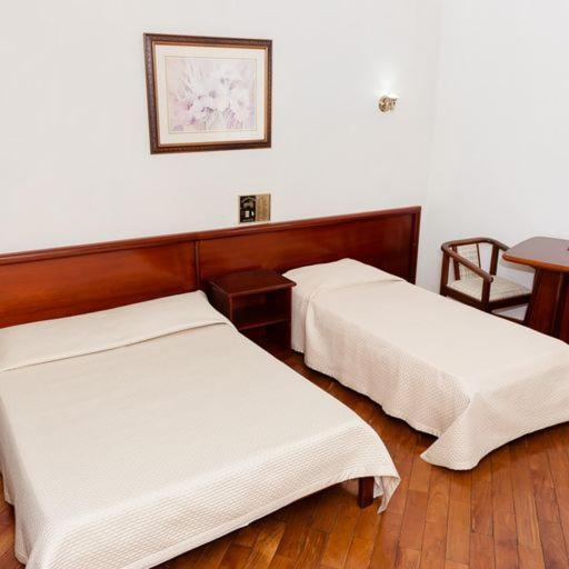 스탠다드 싱글 룸, Castelar Novo