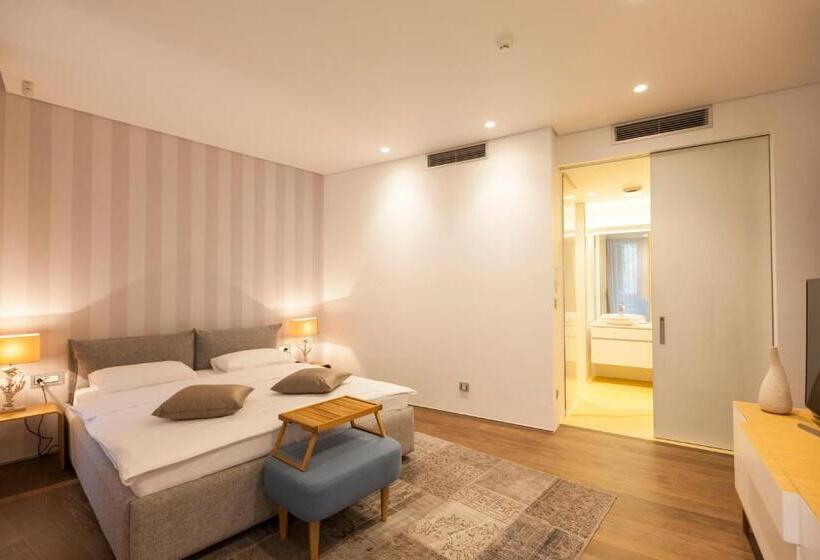 , Dukley Hotel & Resort