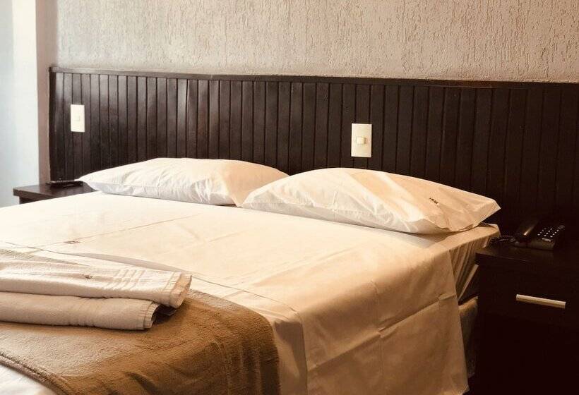 디럭스 트리플 룸, Econotel