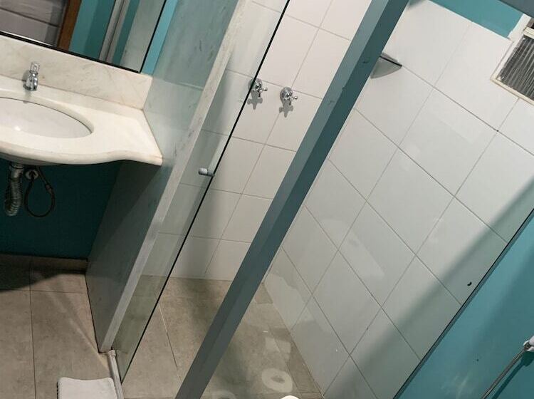 חדר סטנדרט, Adrena Hostel