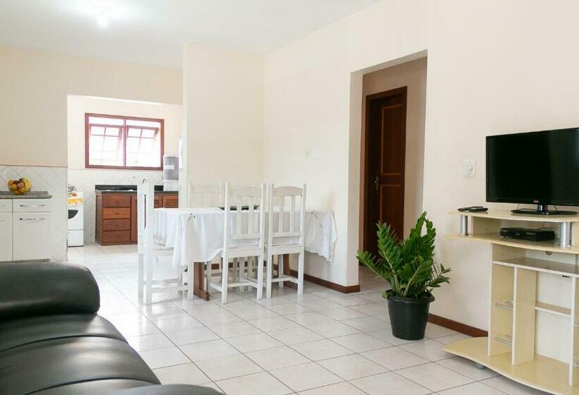 Apartamento 2 Dormitórios, Mestre Lord Apart