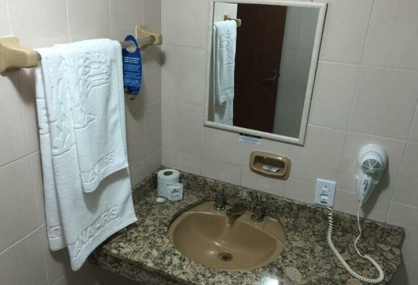 Quarto Deluxe Individual, Fares Turis