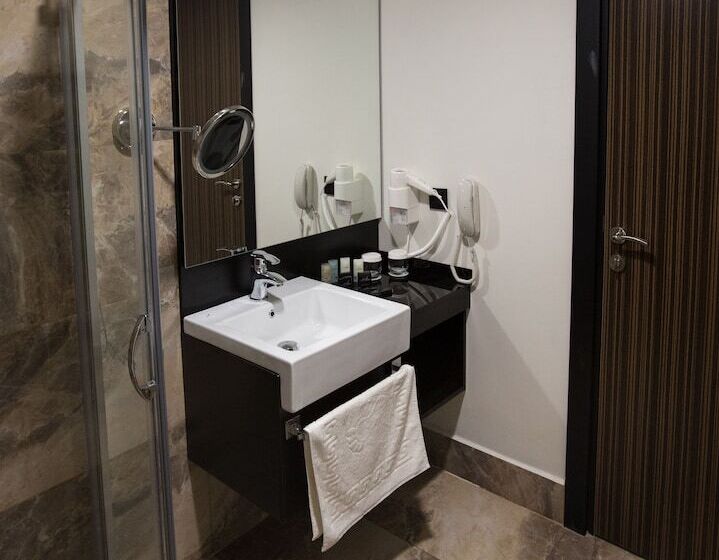 اتاق استاندارد, Northdoor