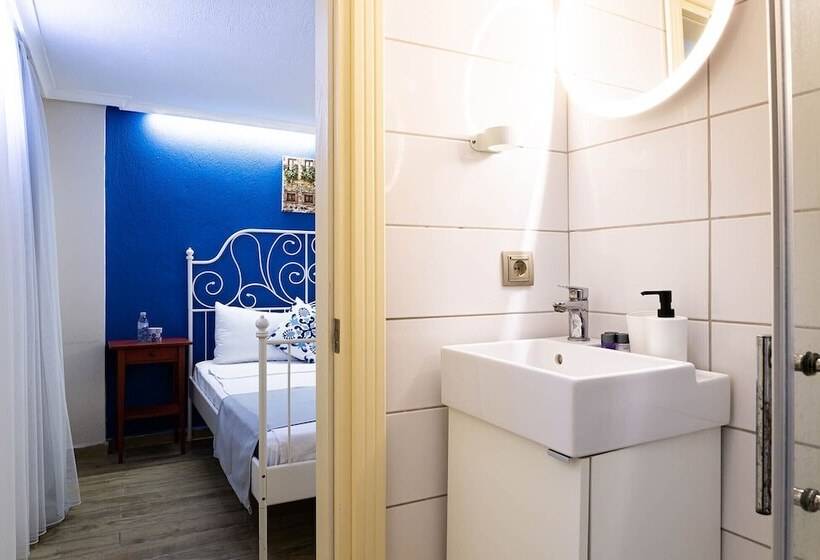 Номер Economy, Cunda Eren Otel