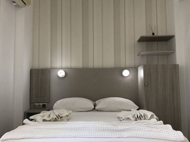 Quarto Estandar Cama Casal, Marine