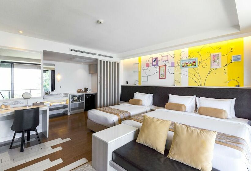 اتاق لوکس, Sand Dunes Chaolao Beach Resort