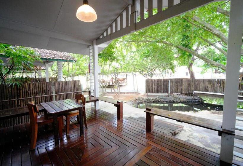 بانگلوی لوکس, Villa Cha Cha Chaolao Beach Resort