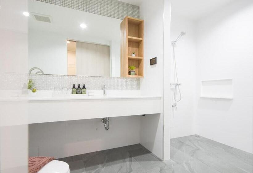 استودیوی سوپریور, Jasmine Resort Sriracha