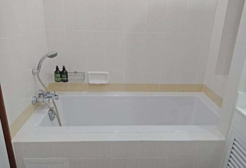 استودیوی لوکس, Jasmine Resort Sriracha