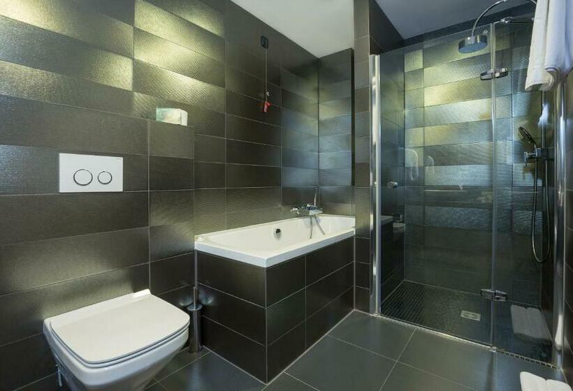 Executive Suite, Emerald