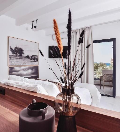 Люкс Superior, Ikaros Suites